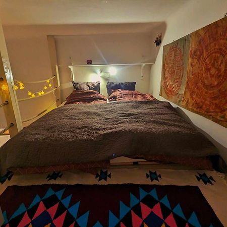 Gallery Flat In Party District Budapest Esterno foto