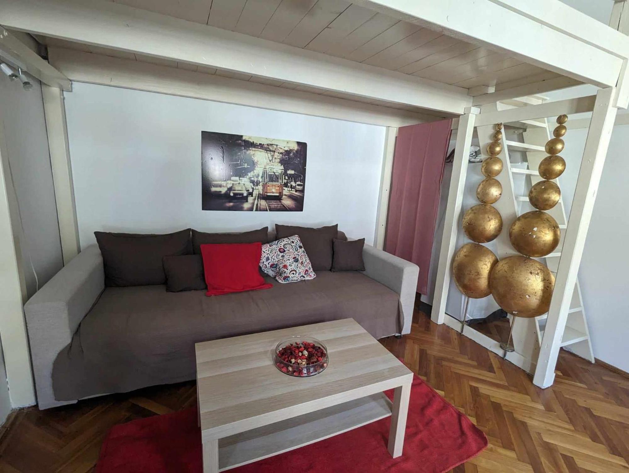 Gallery Flat In Party District Budapest Esterno foto